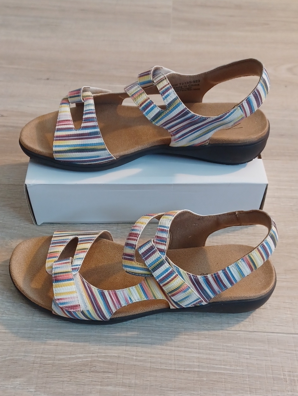 Size 9W Trotters women's striped sandals.  Adjustable Velcro straps. Katarina